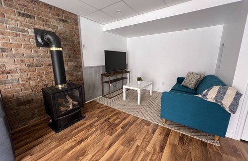 Midhurst Apartment | Brand New 2 Bedroom with indoor fireplace. 5 mins to Snow Valley!