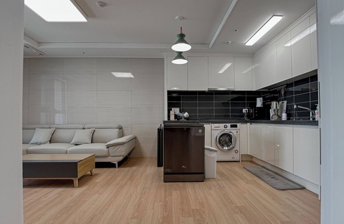 Songdo Apartment | Brand-New 20F 2BR 646sq.ft 2min to Hyundai Outlet& Triple St. Gym,2Free Parking