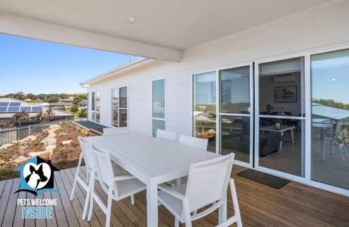 Encounter Bay House | Brand New 3 Bed 2 Bath with Sea Views
