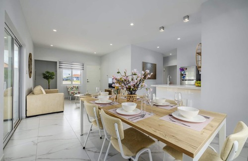 Sero Cadushi Villa | Brand New 3BR 2BA w/Private Pool Near Palm Beach