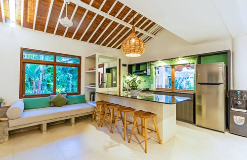 Central Seminyak Villa | BRAND NEW 5 BR with Enclosed Living 2 mins to Eat Street