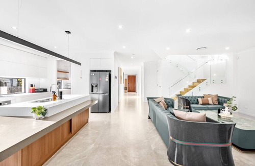 Rochedale House | Brand New 5B Luxury Modern Dream House @Rochedale