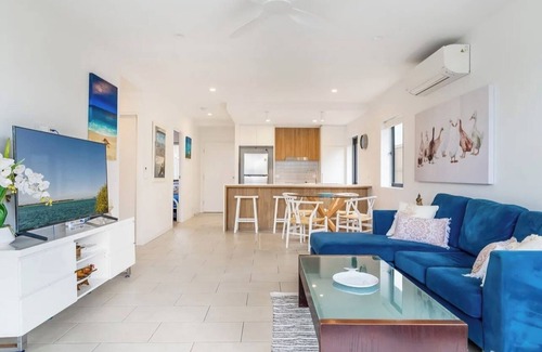 Noosaville Apartment | Brand new apartment in the heart of Noosaville. Close to Noosa River.