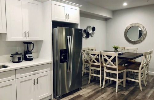 Wilshire Apartment | ⭐️BRAND NEW BLDG⭐️ 3BR/2BA in LA K-town mid-Wilshire
