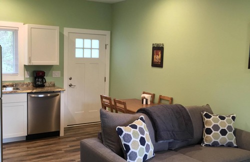 Waynesville Cottage | Brand New Blue Ridge Cottage Walking Distance to Downtown Waynesville