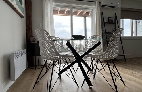 Hunter River Apartment | Brand new Condo in Newly ren