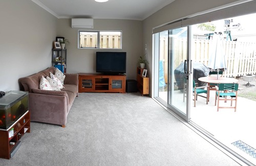 Beachlands House | Brand New Cottage by the Sea
