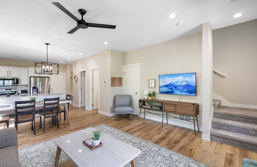 Booneville House | Brand New End Unit Nature Lovers Comfort w/Privacy 2 Car Garage