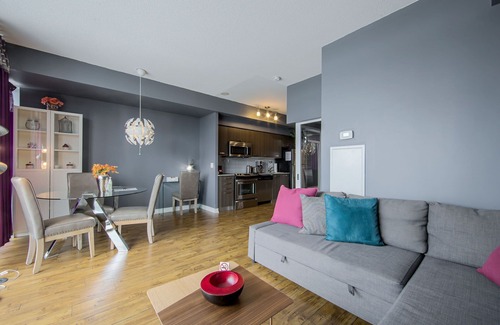 Bay Cloverhill Condo | Brand New FAMILY FRIENDLY Bay St. Downtown Toronto Condo near Sick Kids Hospital