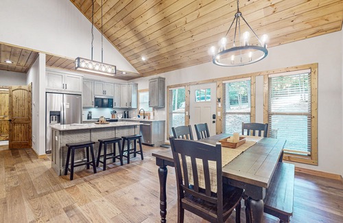 Ellijay Cabin | Brand new family friendly cabin with luxury deck in Coosawattee River Resort