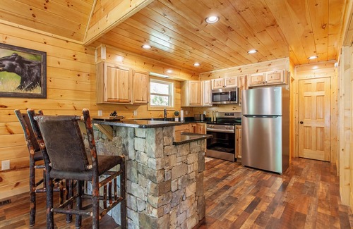Whittier Cabin | Brand New! Hickory Wind: Charming 2 Bedroom Cabin in Whittier