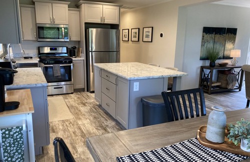 Gladstone House | Brand new home on Escanaba River 10 min. from town