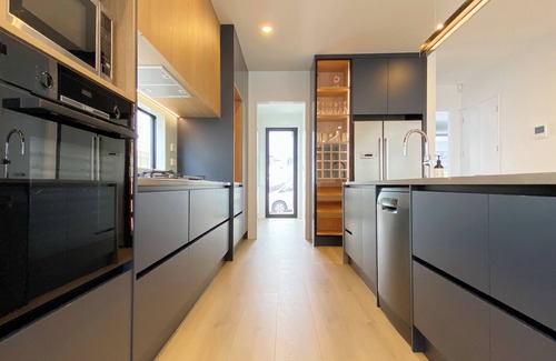 Auckland House | Brand New House 8 bedrooms 5.5 Bathrooms Flat bush