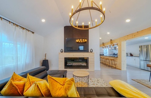Mount Marion House | Brand New House with Huge patio overlooks Esopus Creek at Lake Katrine