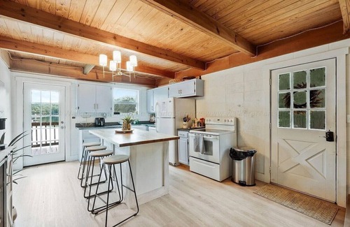 Crane Hill Cottage | !BRAND NEW LISTING! Charming 4-bedroom cottage in tranquil Smith Lake!