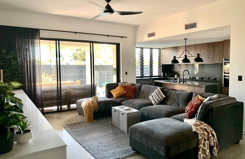Bokarina House | Brand New Luxurious Modern Beach House