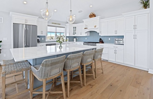 Harvey Cedars House | Brand-New Luxury Home with Amazing Bay Views/SUNSETS-1 block to Ocean, Swim Spa