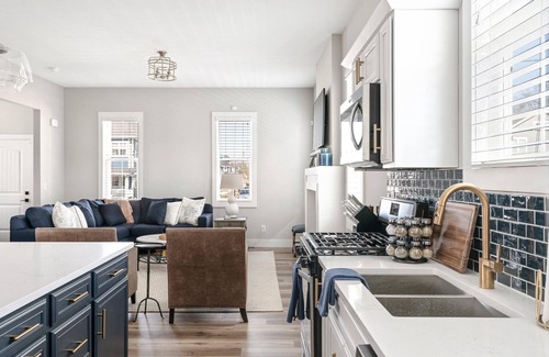 Northeast South Bend House | Brand New Luxury Home less than a mile from Notre Dame