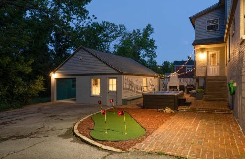 Donelson House | BRAND NEW Nashville Dream Hot Tub Arcade More