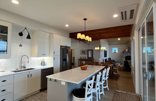 Blaine House | Brand New Ocean Front Beach Home on Drayton Harbor w/Hot Tub