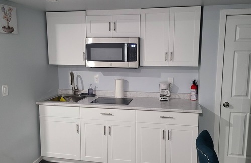 St. James House | Brand New Private Entrance Suite in Airport Area