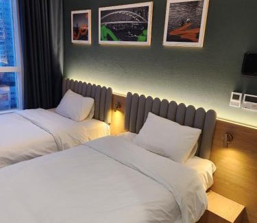 Jung-gu Apartment | Brand New Residence with Family