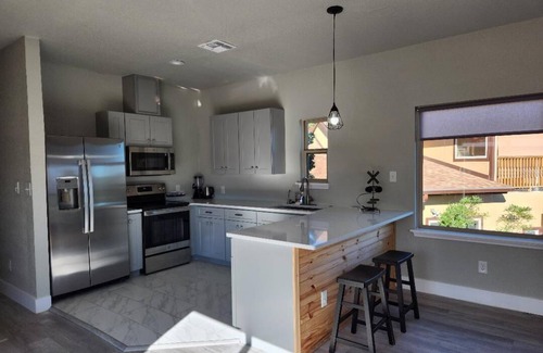 Helotes Cottage | Brand new w/gorgeous hill views- Ready to relax