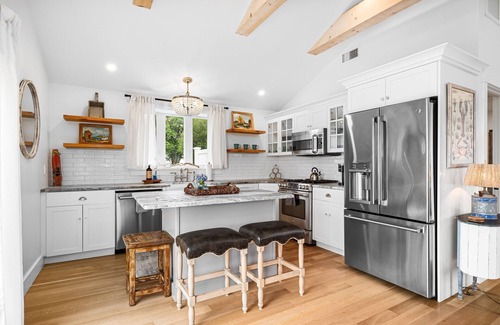 Narragansett Cottage | BRAND NEW Waterview 1-bedroom cottage on Great Island Narragansett w/Hot Tub