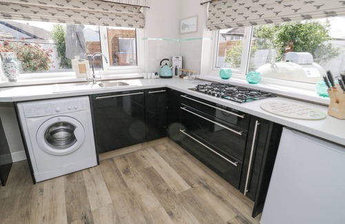 Llanasa Cottage | BRANWEN, pet friendly, country holiday cottage in Talacre