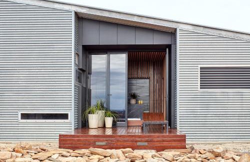 Elevated Plains House | Breakneck Gorge Akora