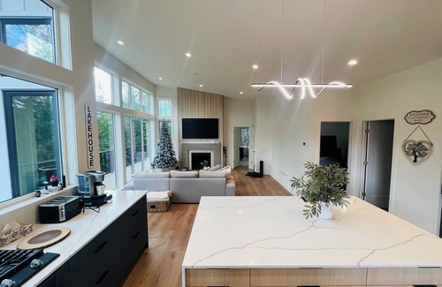 Anglemont Ski Chalet | Breathtaking 4-bedroom retreat on 2.5 private acres with views you won’t forget!