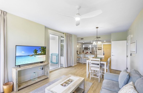 Villa Lago Condo | "Breathtaking Bay Views: 5th Floor 1BR | 1BA, Full Kitchen." at Sandestin Golf and Beach Resort!