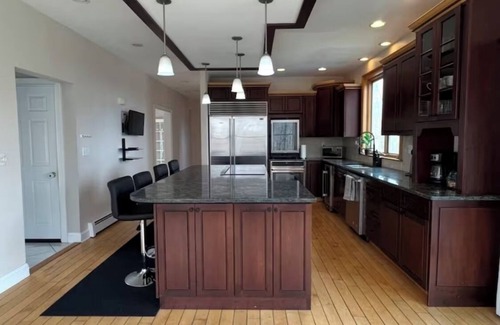 Columbia House | Breathtaking home with unforgettable views