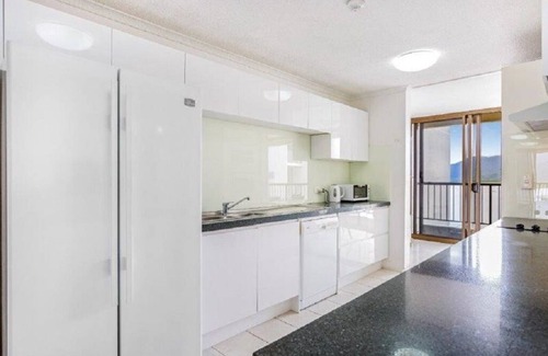 Cairns Apartment | ❤️Breathtaking Ocean & Mountain View Apt in CBD❤️
