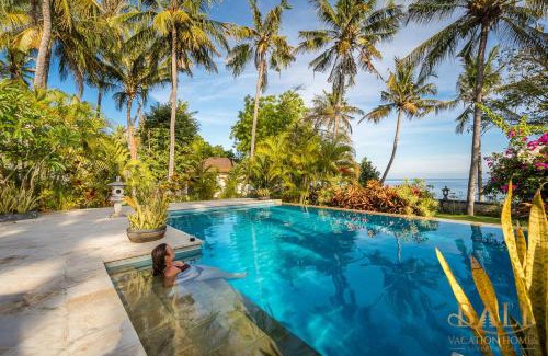 Kalisada Villa | Breathtaking oceanfront 3BR Villa with infinity pool!