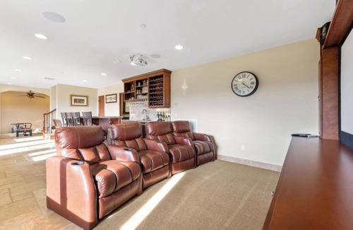 San Diego County House | Breathtaking retreat in the wine country close to Safari Park, shopping, dining!