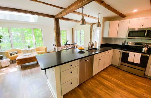 Bridgewater House | Breathtaking Riverfront Farmhouse w/Mountain Views