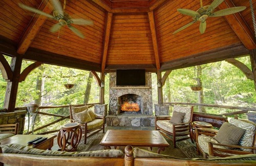 Clover House | Breathtaking View on Lake Wylie 4BR Lakehouse and Dock