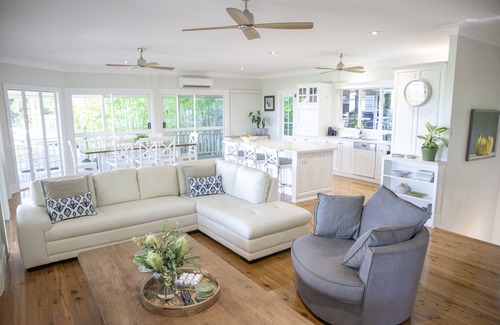 Whitfield House | Breathtaking views of the ocean and city, nestled in Whitfield National Park