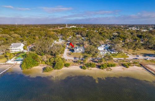 Crystal Beach House | Breathtaking Waterfront Crystal Beach Getaway!