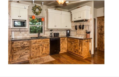East Shore House | Breathtakingly beautiful views from this lakefront home!