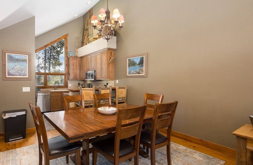 Four O'Clock House | Breckenridge 64 - Three Bedroom House, Sleeps 8