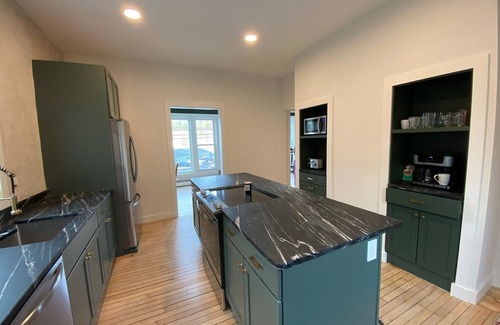 Alton House | Breezy Accommodations at Alton Bay. Walk to Town Beach and New Boat Ramp