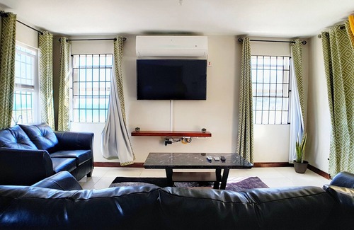 Portmore Villa | Breezy Beachfront Villa in the sunshine