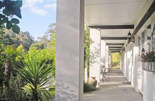Healesville Apartment | Brentwood B&B Aprtments - Valley View Queen Bed Apartment