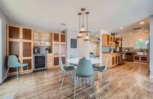 Brentwood House | Brentwood Bungalow. Walk & Bike Everything Austin!