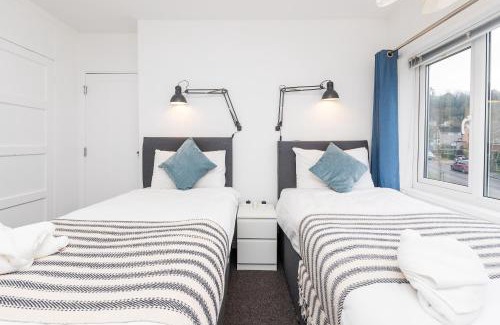 Severn Beach House | Brett Stays - Modern - All Mod Cons - SmartTV - BBQ - Sleeps 8