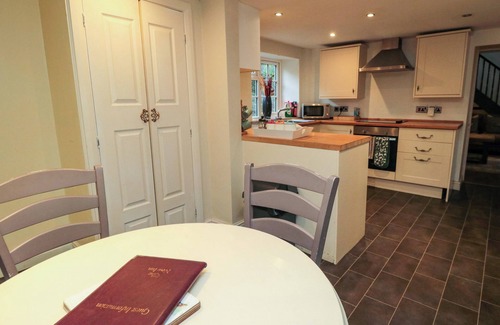 Cropton Cottage | BREWERS COTTAGE, pet friendly, with open fire in Pickering