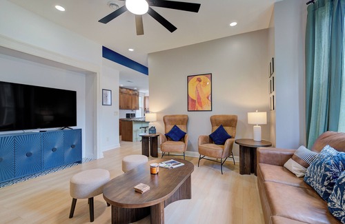 Brewers Hill House | Brewers Hill sleeps 16 hot tub arcade theater 4 bathrooms near fiserv & Brady
