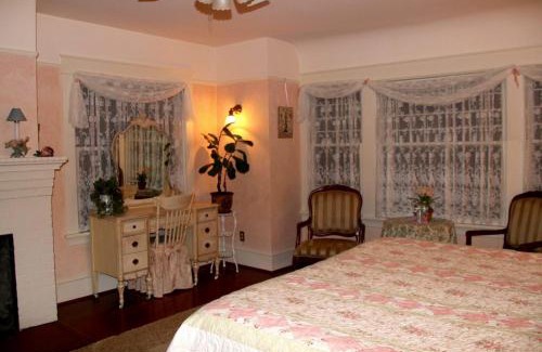 Downtown Vancouver Hotel | Briar Rose Inn Vancouver WA USA